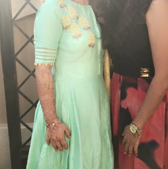 Dress - Picture 2 of 4